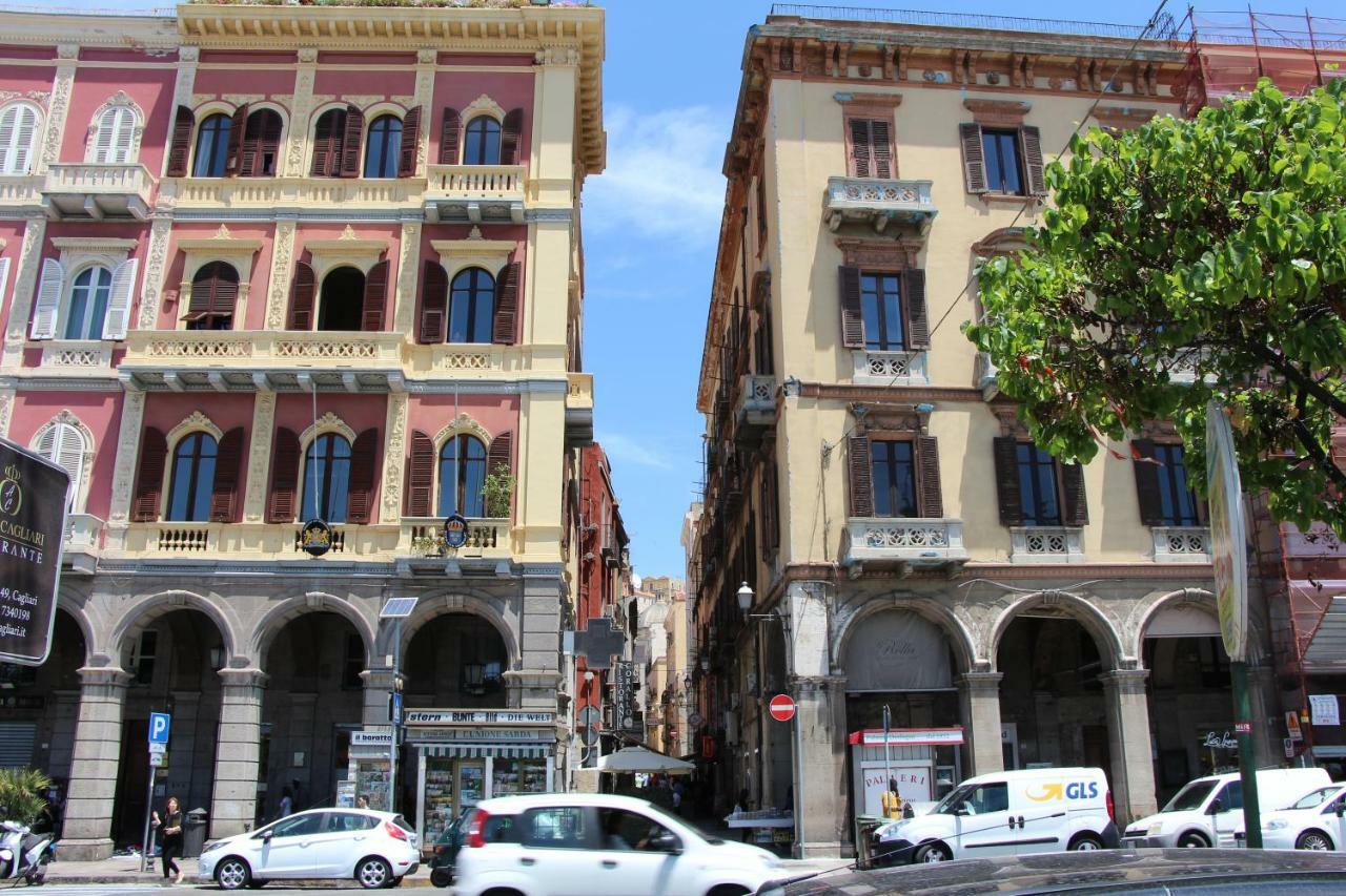 Appartamento Con Terrazza Panoramica In Marina. Cagliari Exterior foto